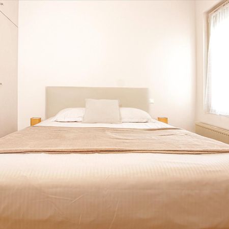 Appartement T2 De Luxe Face Au Jardin Public Bordeaux Exterior photo